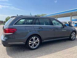 Grau Gebraucht 2014 Mercedes E220 Edition Kombi | 13.100 € (Fairer Preis)