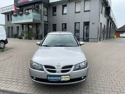Silber Gebraucht 2004 Nissan Almera Acenta Limousine | 1.990 €