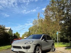 Grau Gebraucht 2011 Porsche Cayenne SUV | 17.500 € (Fairer Preis)