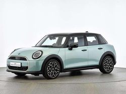 Grün Gebraucht 2024 Mini Cooper Favoured Kleinwagen | 29.170 € (Etwas zu teuer)