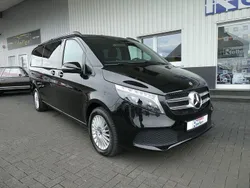 Schwarz Gebraucht 2024 Mercedes V300 Van / Kleinbus | 59.900 €