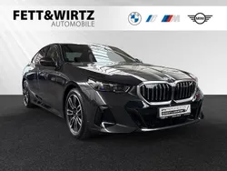 Sophistograu brillanteffekt metallic Gebraucht 2024 BMW 520 M Sport Limousine | 54.900 € (Superpreis)