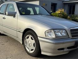 Silber Gebraucht 1999 Mercedes C200 Limousine | 2.499 €