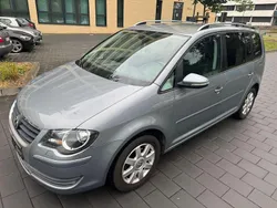 Grau Gebraucht 2009 VW Touran Van / Kleinbus | 3.950 € (Fairer Preis)