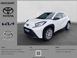 Weiß Gebraucht 2023 Toyota Aygo X-play Kleinwagen | 12.990 € (Guter Preis)