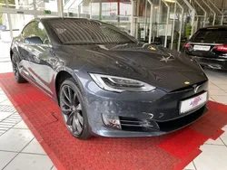 Grau Gebraucht 2016 Tesla Model S Limousine | 29.800 € (Teuer)