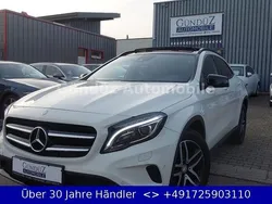 Weiß Gebraucht 2016 Mercedes GLA220 Night SUV | 16.999 € (Fairer Preis)