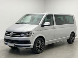 Reflexsilber metallic Gebraucht 2017 VW Caravelle Van / Kleinbus | 23.999 € (Guter Preis)