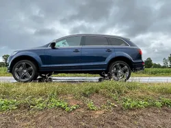 Blau Gebraucht 2008 Audi Q7 SUV | 26.900 € (Fairer Preis)