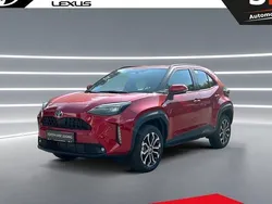 Rot Neu 2025 Toyota Yaris Cross SUV | 31.490 € (Etwas zu teuer)