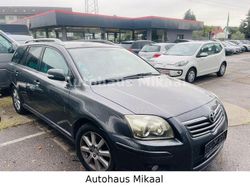 Grau Gebraucht 2007 Toyota Avensis Edition Kombi | 3.999 € (Etwas zu teuer)