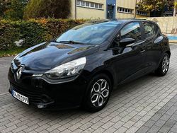 Schwarz Gebraucht 2013 Renault Clio IV Collection Limousine | 5.500 € (Etwas zu teuer)
