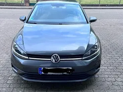 Silber Gebraucht 2017 VW Golf VII Comfortline Limousine | 12.000 € (Fairer Preis)