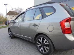 Grau Gebraucht 2011 Kia Carens Vision Van / Kleinbus | 5.550 €