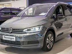 Grau Neu 2026 VW Touran Van / Kleinbus | 43.639 € (Teuer)