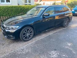 Schwarz Gebraucht 2020 BMW 320 Sport Line Kombi | 24.950 € (Guter Preis)