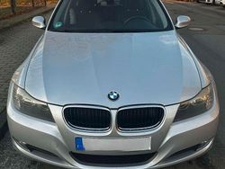 Silber Gebraucht 2010 BMW 318 Sport Line Kombi | 3.990 € (Fairer Preis)