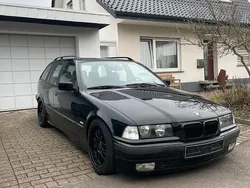 Schwarz Gebraucht 1997 BMW 323 Kombi | 3.000 € (Fairer Preis)