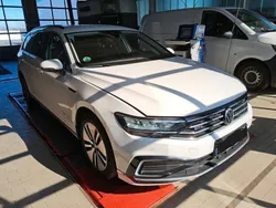 Weiß Gebraucht 2021 VW Passat GTE Kombi | 19.840 € (Fairer Preis)