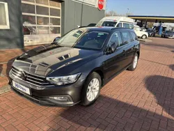 Manganese gray metallic Gebraucht 2023 VW Passat Business Kombi | 23.500 € (Teuer)