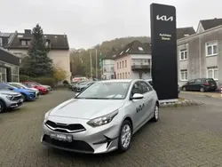 Silber Neu 2024 Kia Ceed 2 Kleinwagen | 26.990 € (Etwas zu teuer)