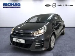 Grau Gebraucht 2016 Kia Rio DREAM-TEAM Edition Limousine | 8.990 € (Etwas zu teuer)