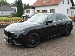 Schwarz Gebraucht 2020 Maserati Levante SUV | 45.900 € (Superpreis)
