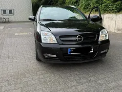Schwarz Gebraucht 2004 Opel Signum Kombi | 2.200 € (Fairer Preis)