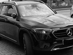 Schwarz Gebraucht 2022 Mercedes EQB300 SUV | 32.890 € (Fairer Preis)