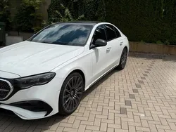 Weiß Gebraucht 2024 Mercedes E220 Limousine | 75.990 €