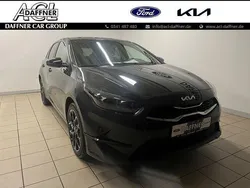 Pentametal metallic Neu 2024 Kia Ceed Limousine | 26.490 € (Etwas zu teuer)