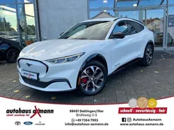Star weiss Gebraucht 2023 Ford Mustang Mach-E Extended Range SUV | 55.690 €