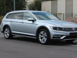 Reflexsilber metallic Gebraucht 2018 VW Passat Alltrack Kombi | 19.390 € (Superpreis)