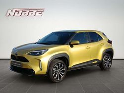 Warm gold metallic Gebraucht 2022 Toyota Yaris Hybrid Connect Style SUV | 21.990 € (Guter Preis)