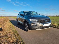 Grau Gebraucht 2021 VW T-Roc Active SUV | 17.450 € (Fairer Preis)