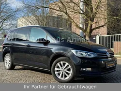 Schwarz Gebraucht 2017 VW Touran Comfortline Van / Kleinbus | 12.990 € (Guter Preis)