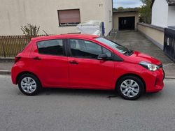 Rot Gebraucht 2016 Toyota Yaris Kombi | 6.500 €