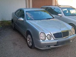 Silber Gebraucht 2001 Mercedes CLK320 Coupé | 1.000 €