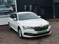 Weiß Gebraucht 2020 Skoda Superb Limousine | 23.900 € (Superpreis)