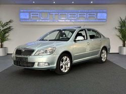 Arcticgrün Gebraucht 2011 Skoda Octavia Elegance Kombi | 7.900 € (Guter Preis)