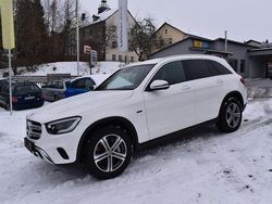 Polarweiss (metallic) Gebraucht 2021 Mercedes GLC300e SUV | 34.900 € (Fairer Preis)