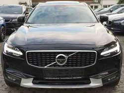 Onyx black / metallic Gebraucht 2018 Volvo V90 CC Kombi | 27.898 € (Superpreis)