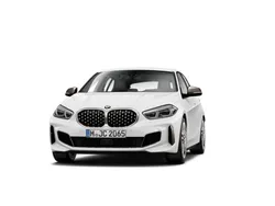 Weiß Gebraucht 2022 BMW M135 Comfort Edition Kleinwagen | 29.906 € (Superpreis)