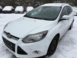 Weiß Gebraucht 2011 Ford Focus Titanium Kombi | 5.499 € (Guter Preis)