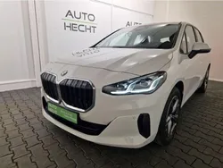 Alpinweiss Gebraucht 2024 BMW 218 Active Tourer Luxury Line Van / Kleinbus | 26.800 € (Superpreis)