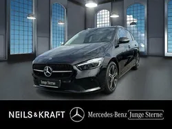 Schwarz Gebraucht 2024 Mercedes B200 Night Van / Kleinbus | 38.350 €
