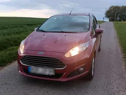 Rot Gebraucht 2013 Ford Fiesta Zetec Kleinwagen | 5.900 € (Fairer Preis)