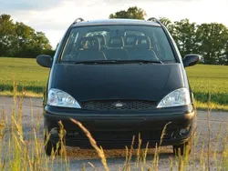 Silber Gebraucht 2022 Ford Galaxy Van / Kleinbus | 2.800 €