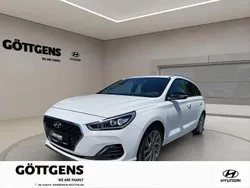 Weiß Gebraucht 2018 Hyundai i30 Passion Plus Kombi | 13.990 € (Fairer Preis)