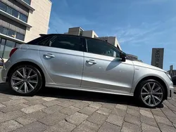 Silber Gebraucht 2013 Audi A1 S-Line Kleinwagen | 9.999 €